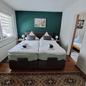 2 bedrooms, iron/ironing board, free WiFi, bed sheets