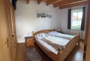 3 Schlafzimmer, Reisekinderbett, kostenloses WLAN