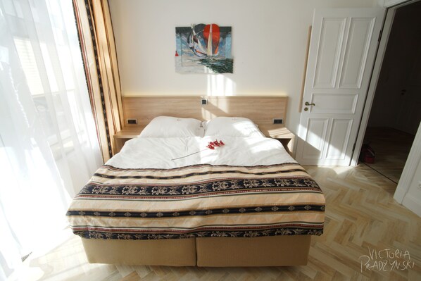 2 chambres, bureau, fer et planche à repasser, Wi-Fi gratuit