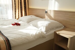 2 Schlafzimmer, Schreibtisch, Bügeleisen/Bügelbrett, kostenloses WLAN