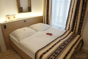 2 chambres, bureau, fer et planche à repasser, accès au Wi-Fi (inclus)