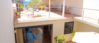 Villa with private pool and free WiFi, close to the sea, protected courtyard