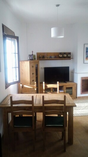 Dining - Holiday house with pool for 5 to 6 persons (Villanueva de los Castillejos)