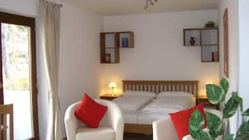 1 bedroom, travel cot, free WiFi