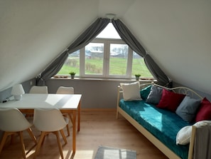 Dining - Great vacation right on the dike with family and dog a few minutes from the beach (Spieka-Neufeld)