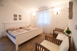 3 bedrooms, WiFi, bed sheets