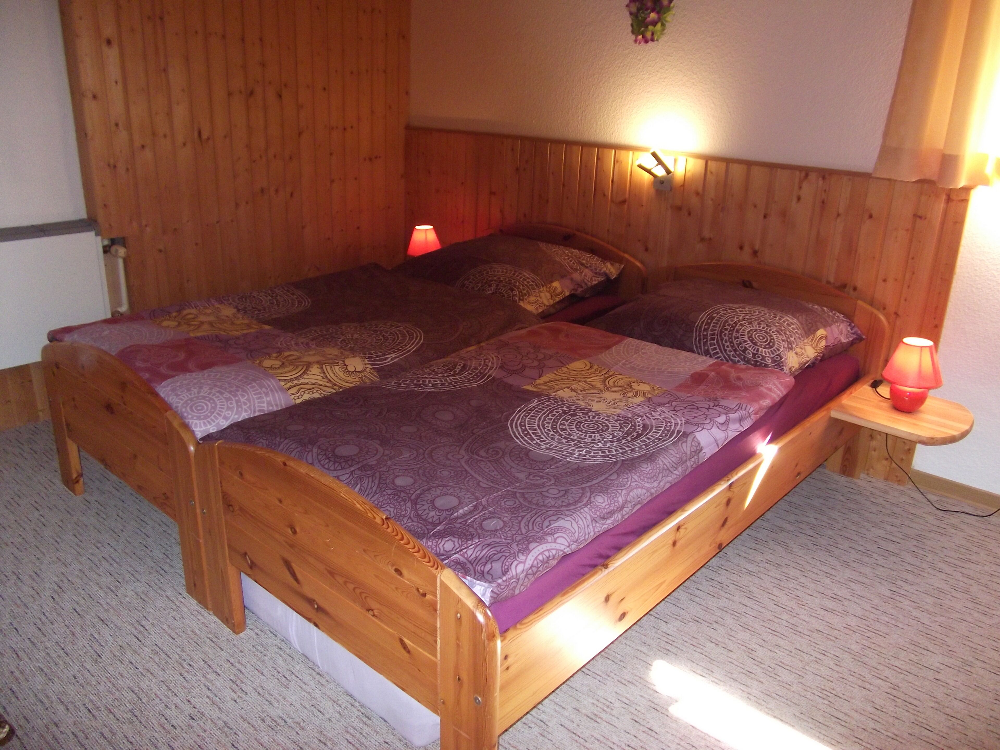 1 bedroom, bed sheets