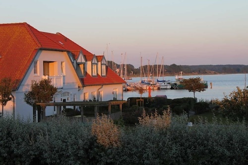 Strandnahe Ferienwohnung mit Meerblick