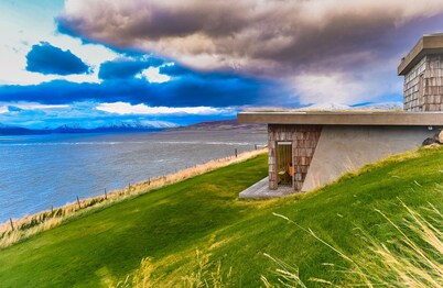 Spacious, luxurious house with a lot of natural wood