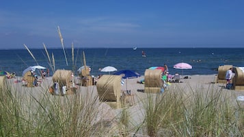 Una spiaggia nelle vicinanze