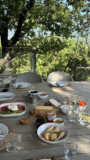 屋外ダイニングエリア