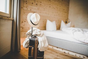 2 bedrooms, in-room safe, WiFi, bed sheets