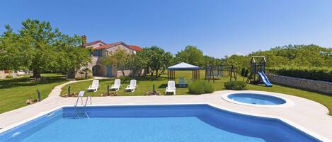 Alberca al aire libre