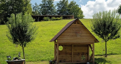 Vacaciones en el Oberhubhof, con vistas al valle y al parque infantil.