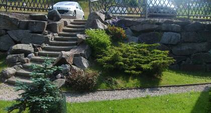 Charming apartment in chalet, close to ski slopes and town center