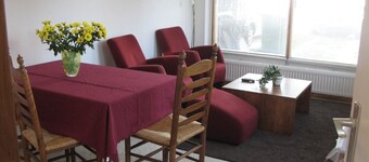 House, in a quiet area, 300 m from the beach and 50 m from the center