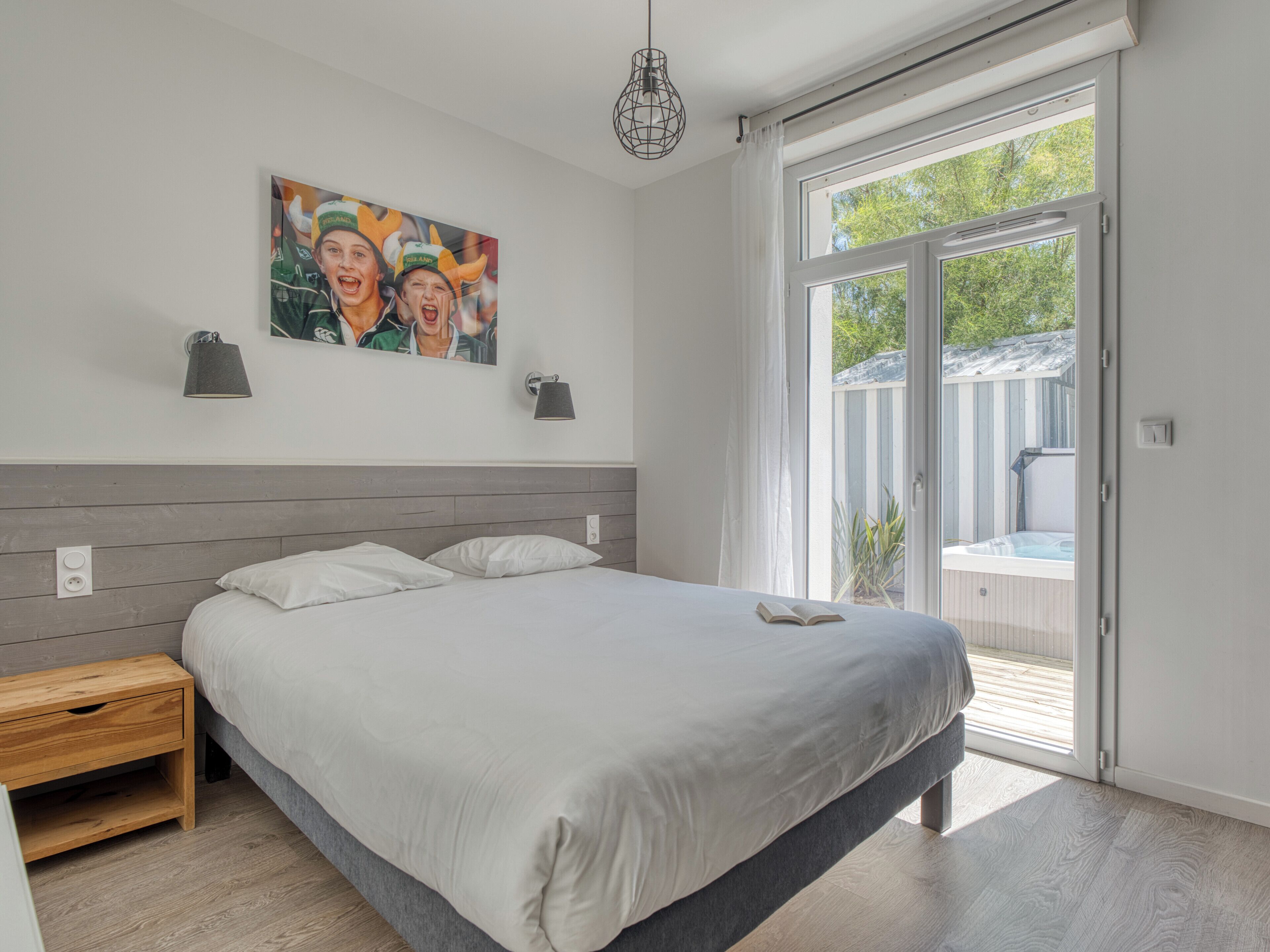 3 slaapkamers, een strijkplank/strijkijzer, reisbedje, wifi