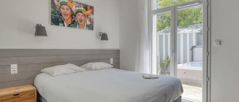3 bedrooms, iron/ironing board, travel cot, WiFi
