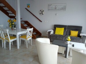 TV - BEACH HOUSE AT THE SEA FRONT (Ouistreham)