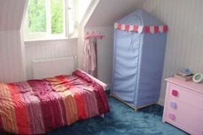 5 Schlafzimmer, Bügeleisen/Bügelbrett, kostenloses WLAN, Bettwäsche