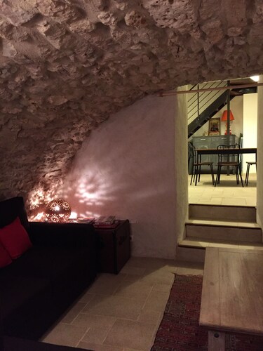 Gîte on the Causse Noir. Nature, hiking, wifi. Large enclosed garden, pets allowed