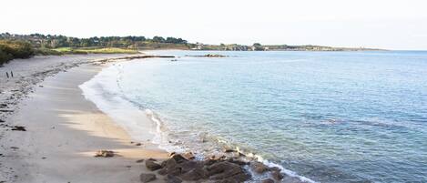 Plage à proximité, chaise longue