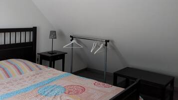 2 chambres, fer et planche à repasser, Wi-Fi, draps fournis