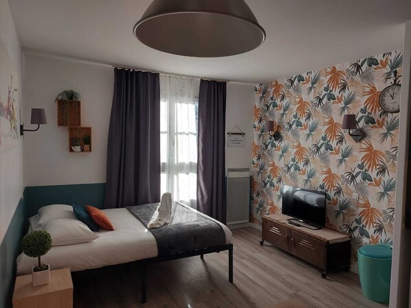 1 bedroom, iron/ironing board, travel crib, free WiFi