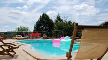 Piscine extérieure, piscine chauffée