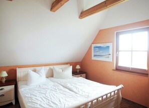 2 chambres, coffres-forts dans les chambres, fer et planche à repasser