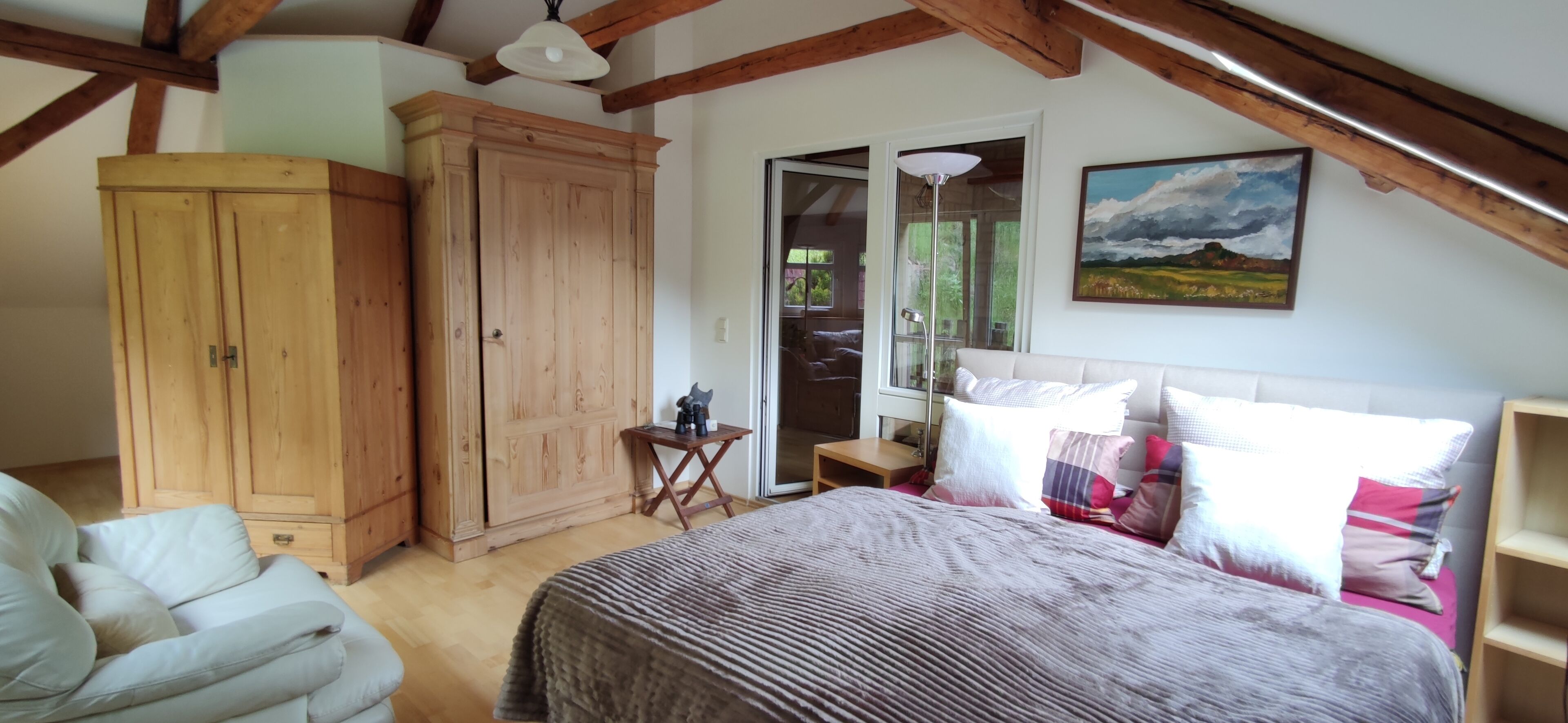 1 habitación, tabla de planchar con plancha, cuna de viaje y wifi 