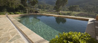  Apartment T3, with heated swimming pool, between sea and mountain