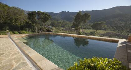 Appartement T3, avec piscine chauffée, entre mer et montagne