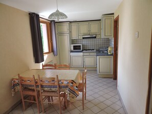 Dining - Rental cottage in renovated farm (Arrentès-De-Corcieux)