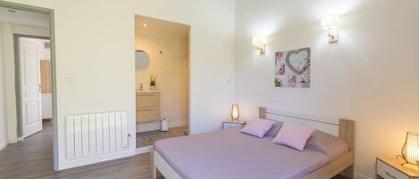 4 Schlafzimmer, Bügeleisen/Bügelbrett, kostenloses WLAN