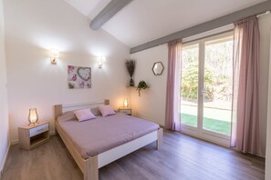 4 slaapkamers, een strijkplank/strijkijzer, gratis wifi