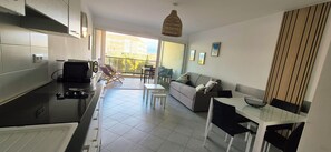 Interior - CALVI T2 terrace for 4. Close to beaches, the city centre and all facilities (Calvi)