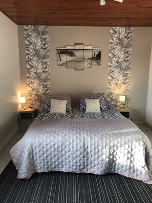 3 chambres, fer et planche à repasser, Wi-Fi, draps fournis