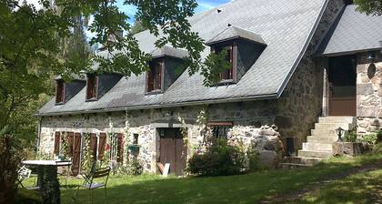 Old farmhouse restored warm decoration comfortable on a 3ha plot