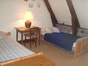 3 bedrooms, iron/ironing board