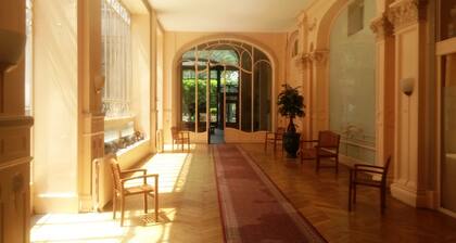 MeublĂ© 2** (2024) RĂ©sidence Sarciron, Duplex RDC surĂ©levĂ© 40mÂČ