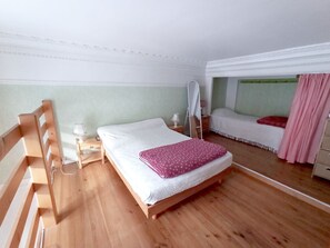 1 chambre, fer et planche à repasser, lit parapluie, Wi-Fi gratuit