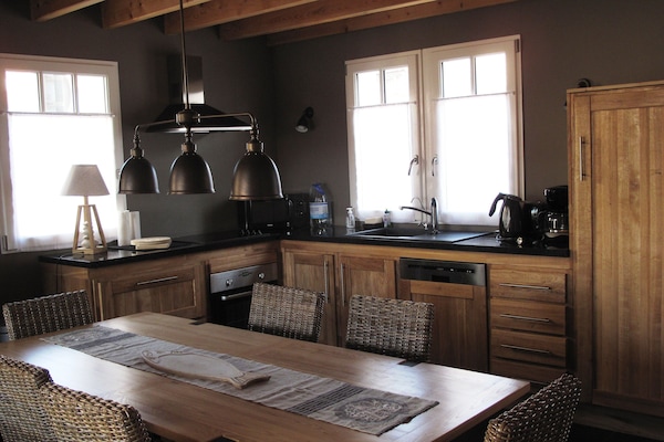 Salle à manget et cuisine