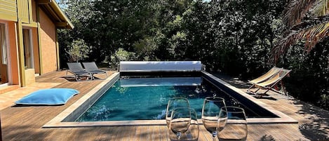 Outdoor pool, a heated pool