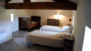 2 slaapkamers, een strijkplank/strijkijzer, reisbedje, gratis wifi