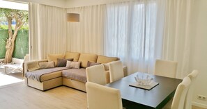 Interior - Le Golfe 1 - Seaside, 2BR, AC Wifi, Parking, Terrace. Ideal for families ! (Vallauris)