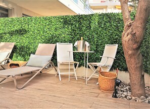 Terrace/patio - Le Golfe 1 - Seaside, 2BR, AC Wifi, Parking, Terrace. Ideal for families ! (Vallauris)