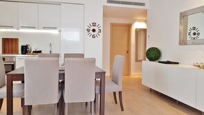 Dining - Le Golfe 1 - Seaside, 2BR, AC Wifi, Parking, Terrace. Ideal for families ! (Vallauris)