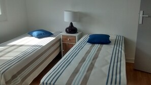 2 bedrooms, iron/ironing board, free WiFi