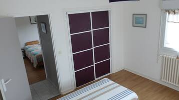 2 chambres, fer et planche Ă repasser, Wi-Fi gratuit